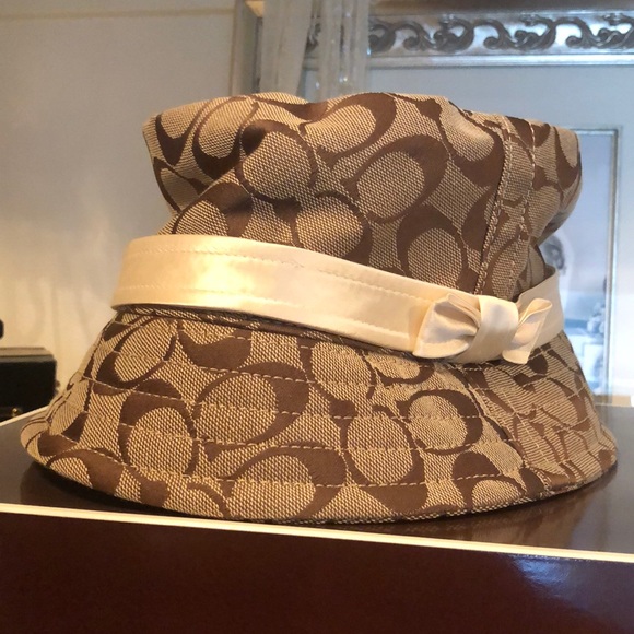 Coach Bucket Hat Worn 1x! Authentic! original box - Picture 1 of 8